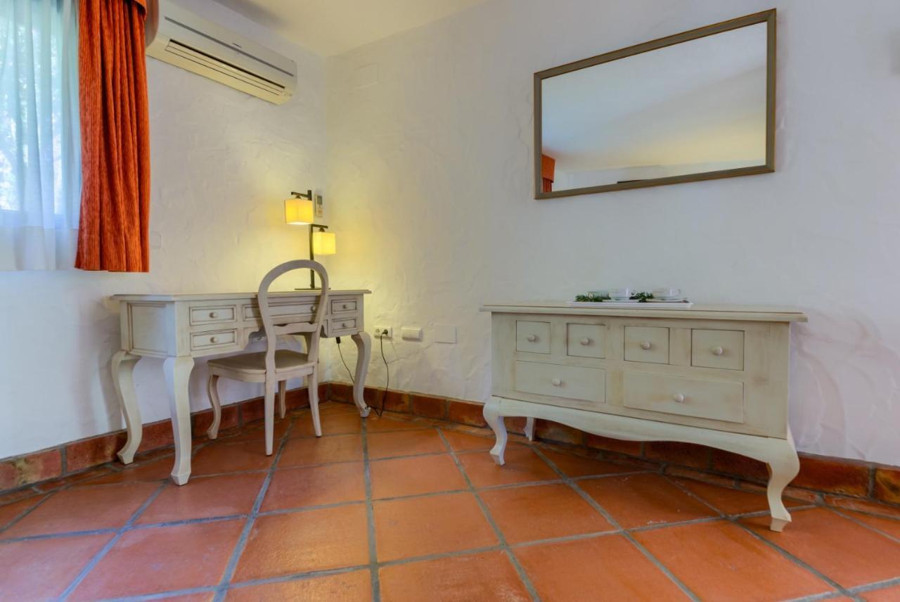 One-Bedroom Apartment Garden View