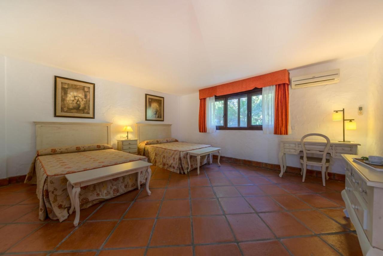 One-Bedroom Apartment Garden View